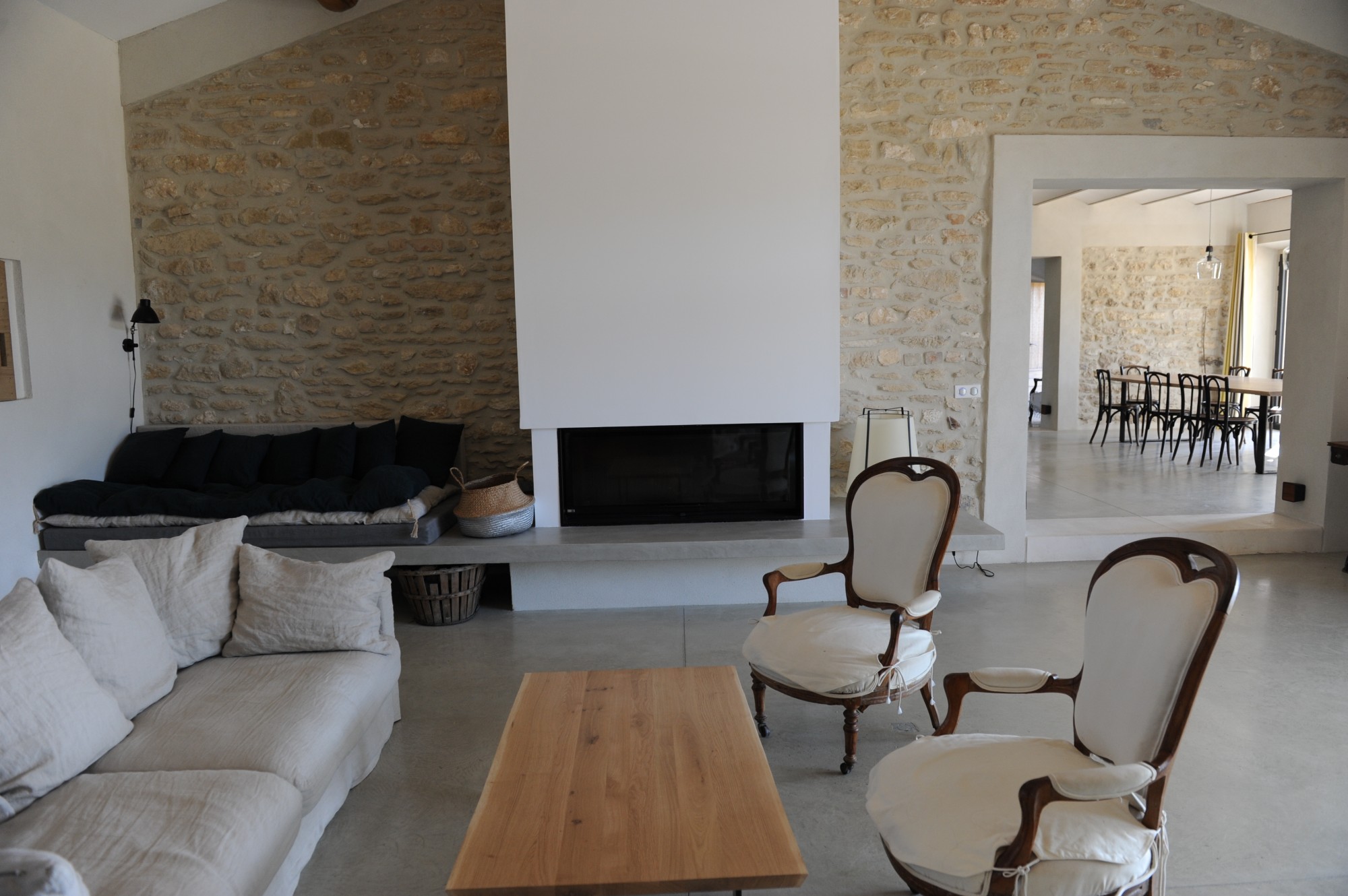 Close to Isle sur la sorgue and the golf of Saumane, renovated farmhouse