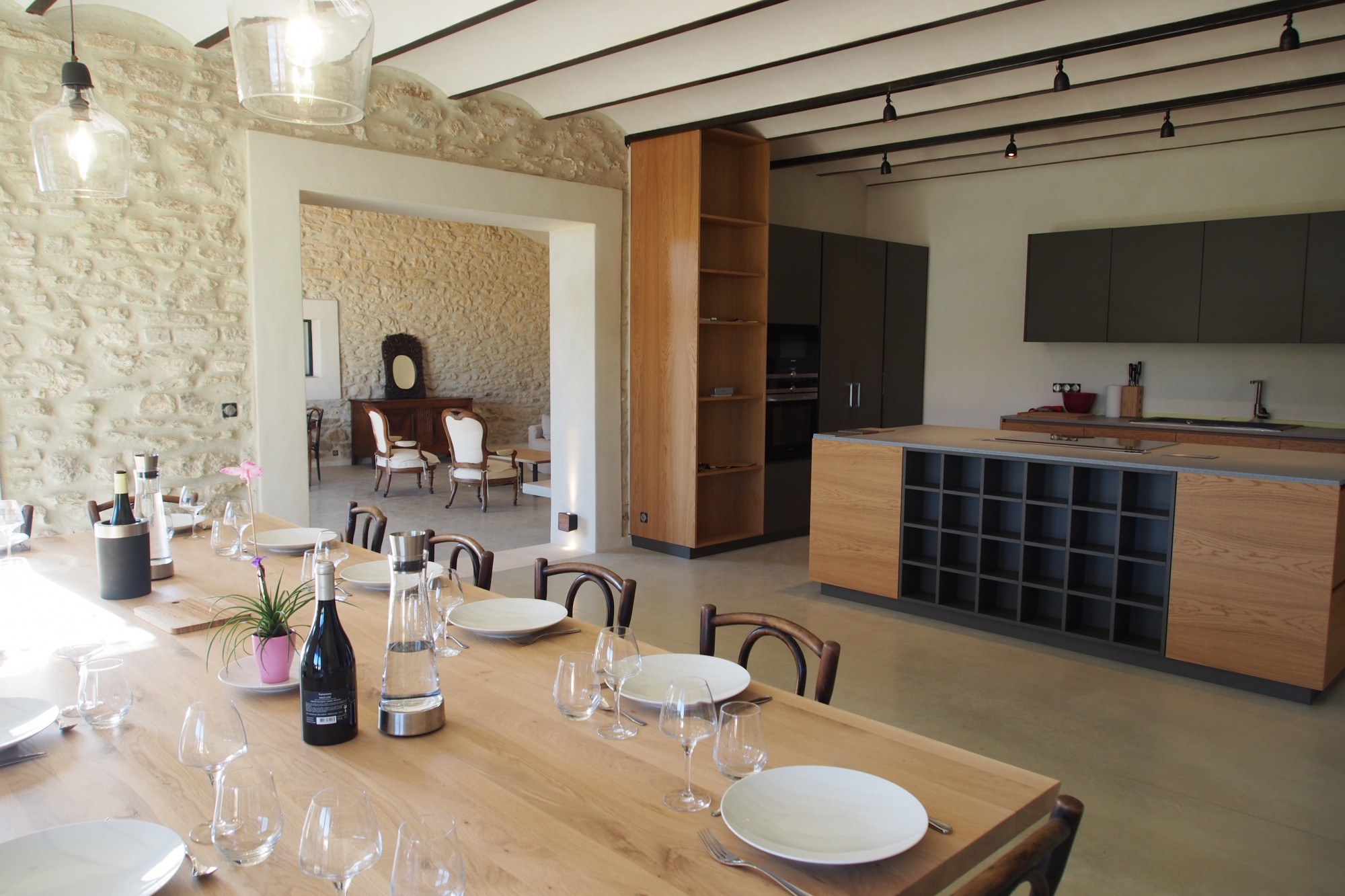 Close to Isle sur la sorgue and the golf of Saumane, renovated farmhouse