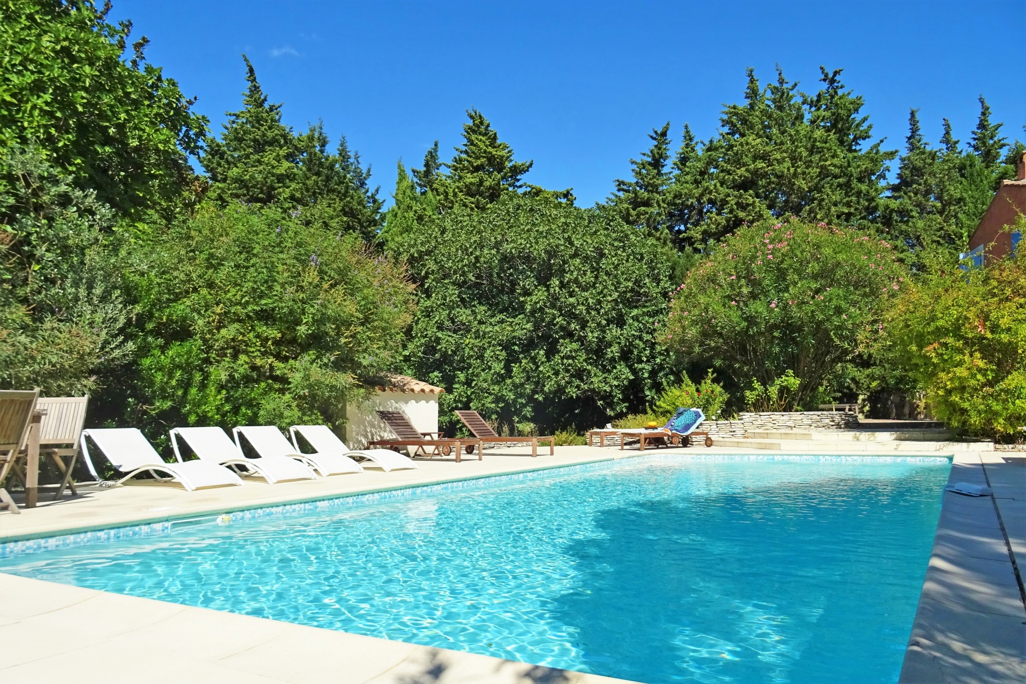 Close to Pernes, The Mont Ventoux in background, 6-bedroom house