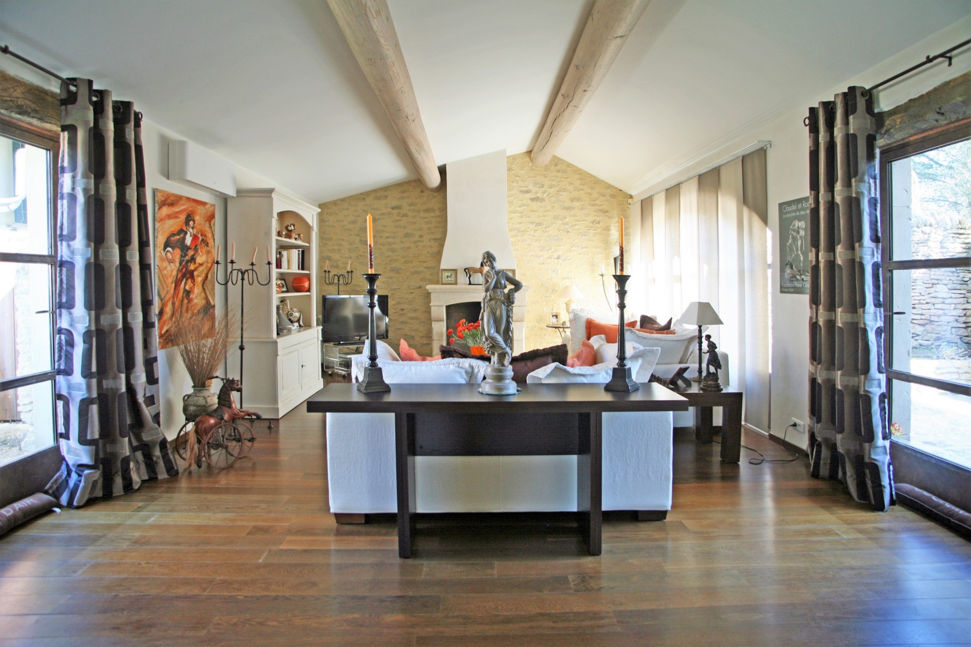 CABRIERES D’AVIGNON, in Provence, Stone house to rent with pool over a beautiful garden