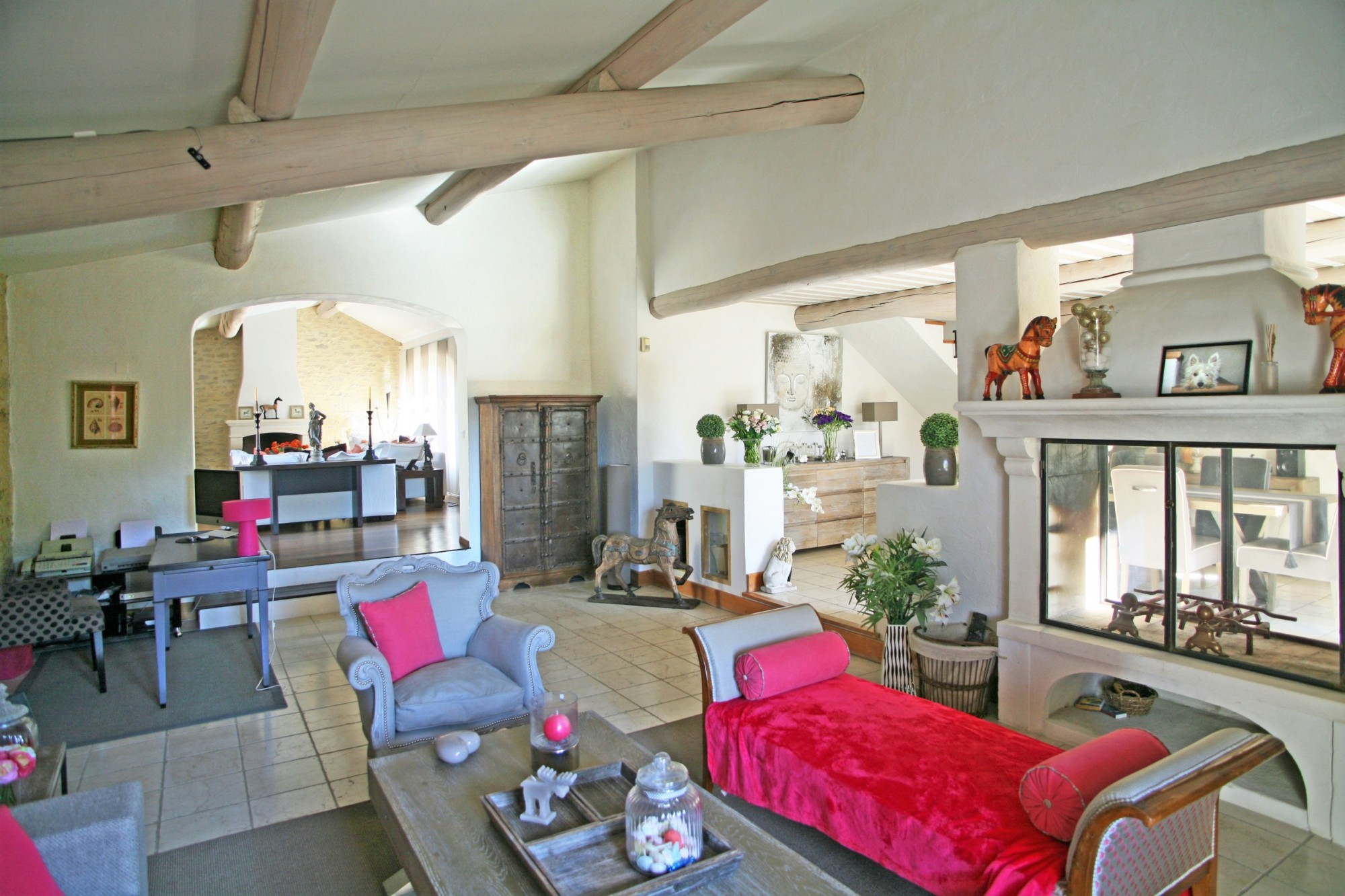 CABRIERES D’AVIGNON, in Provence, Stone house to rent with pool over a beautiful garden