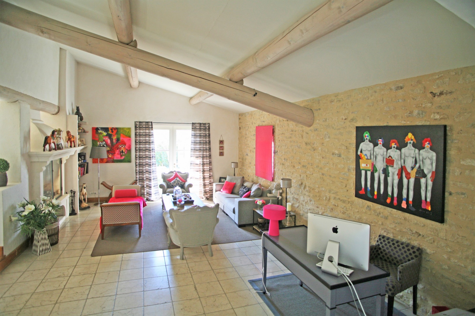CABRIERES D’AVIGNON, in Provence, Stone house to rent with pool over a beautiful garden