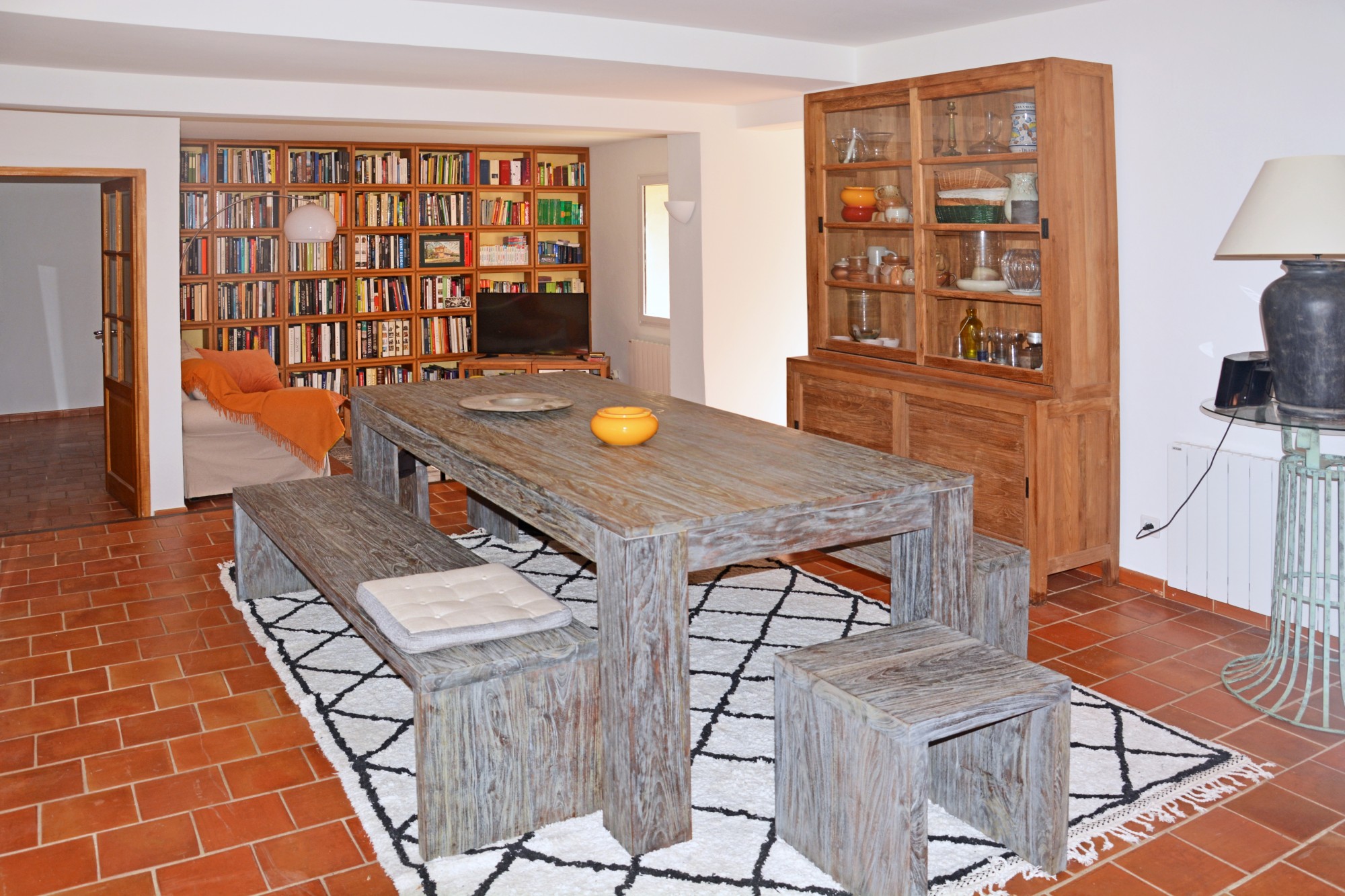 Close to Pernes, The Mont Ventoux in background, 6-bedroom house