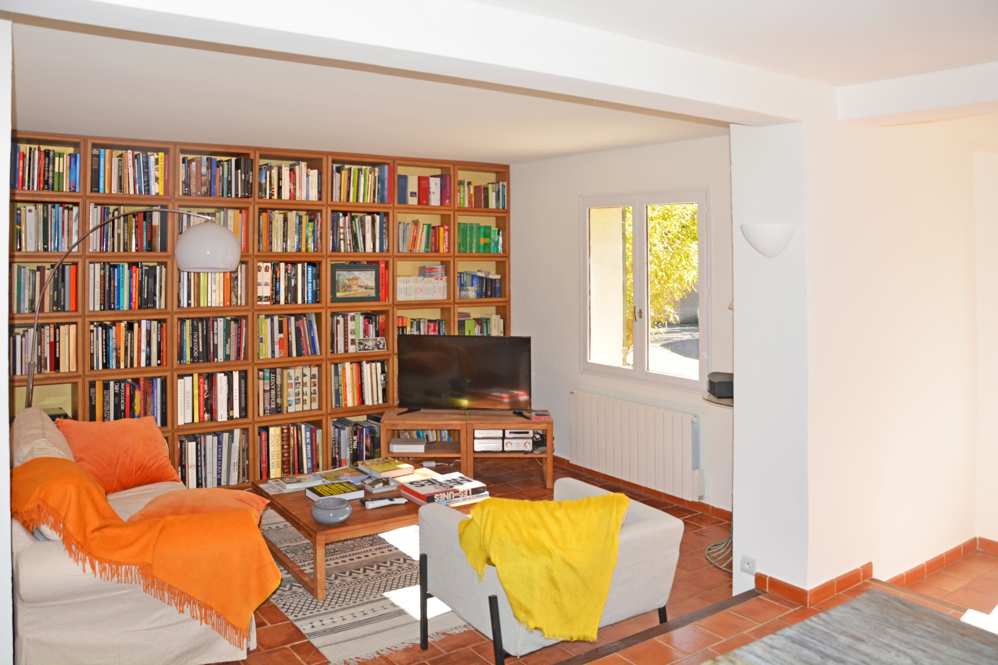 Close to Pernes, The Mont Ventoux in background, 6-bedroom house