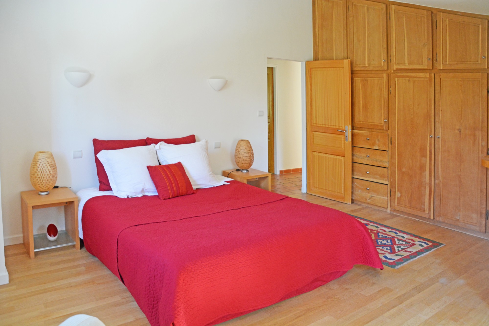 Close to Pernes, The Mont Ventoux in background, 6-bedroom house