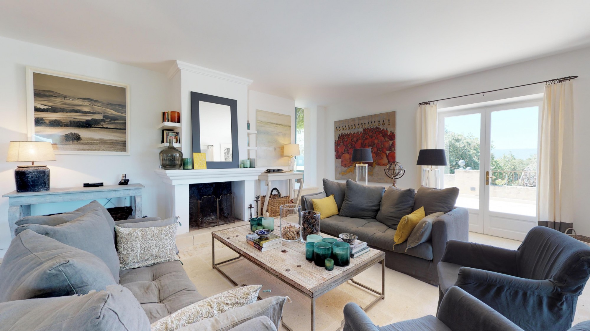 For rent in Gordes, just a few minutes from the village, stunning five-bedroom property with heated pool, tennis court and panoramic views.