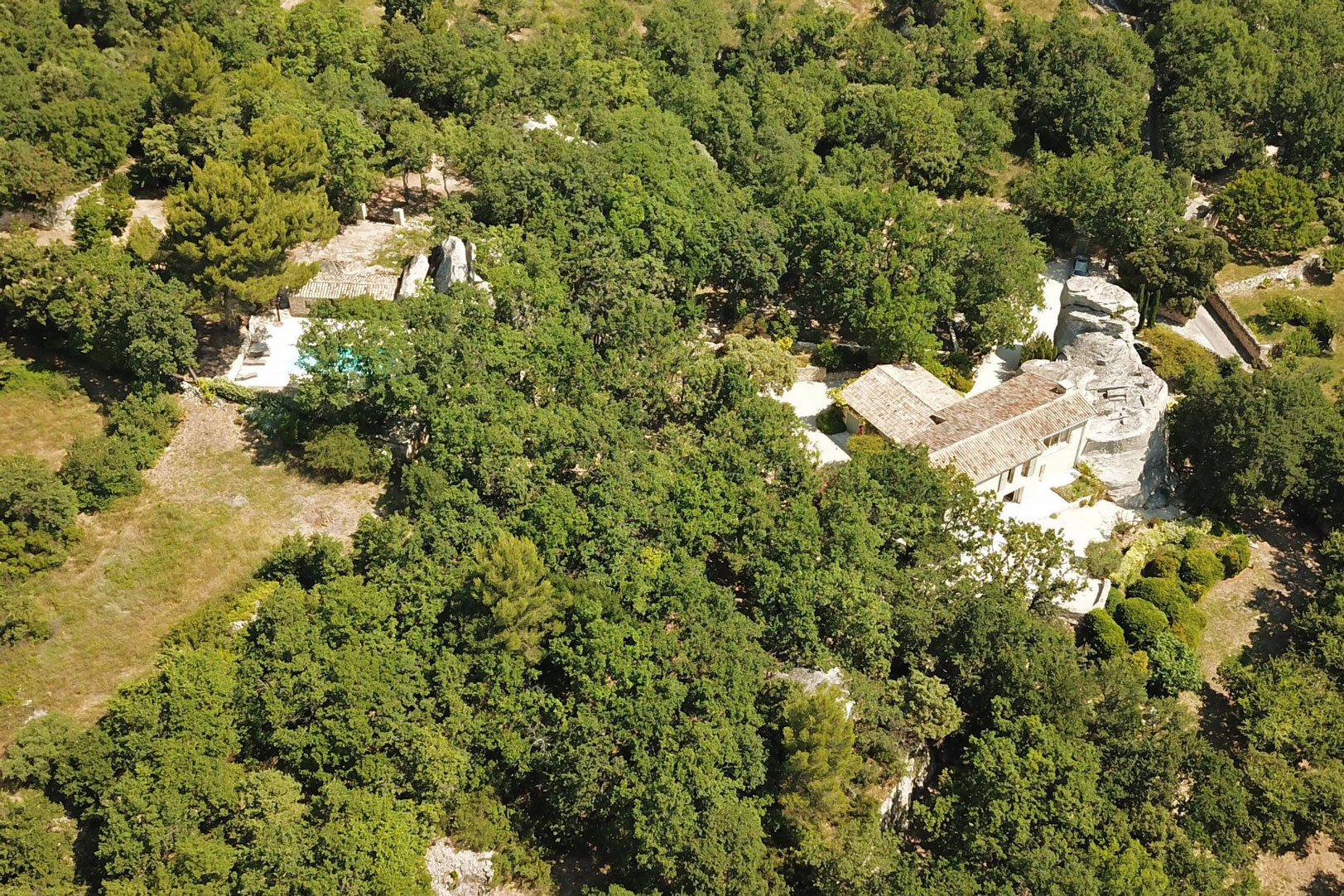 To rent for your holidays, in Luberon, superb contemporary house 