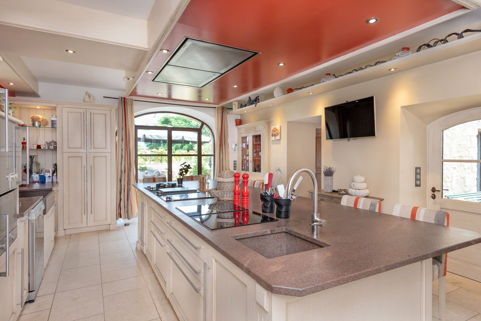 For rent in Provence in Lacoste, superb Mas restored with taste and high-end equipment