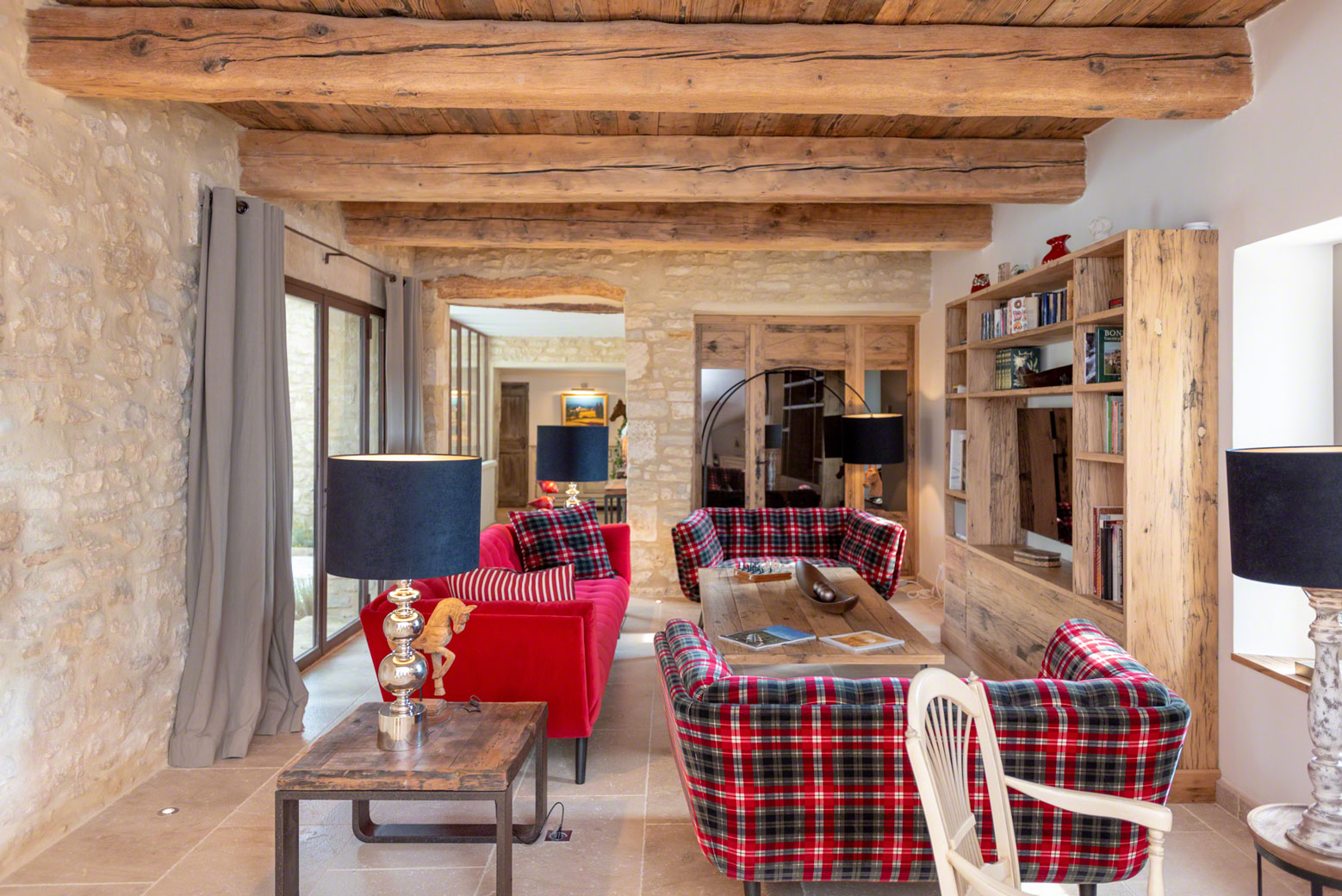 For rent in Provence in Lacoste, superb Mas restored with taste and high-end equipment
