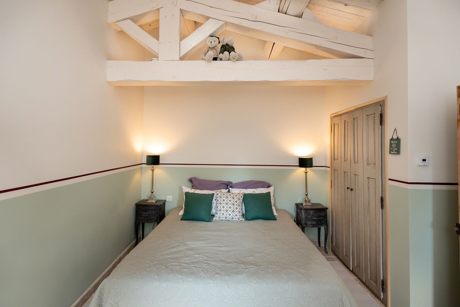 For rent in Provence in Lacoste, superb Mas restored with taste and high-end equipment