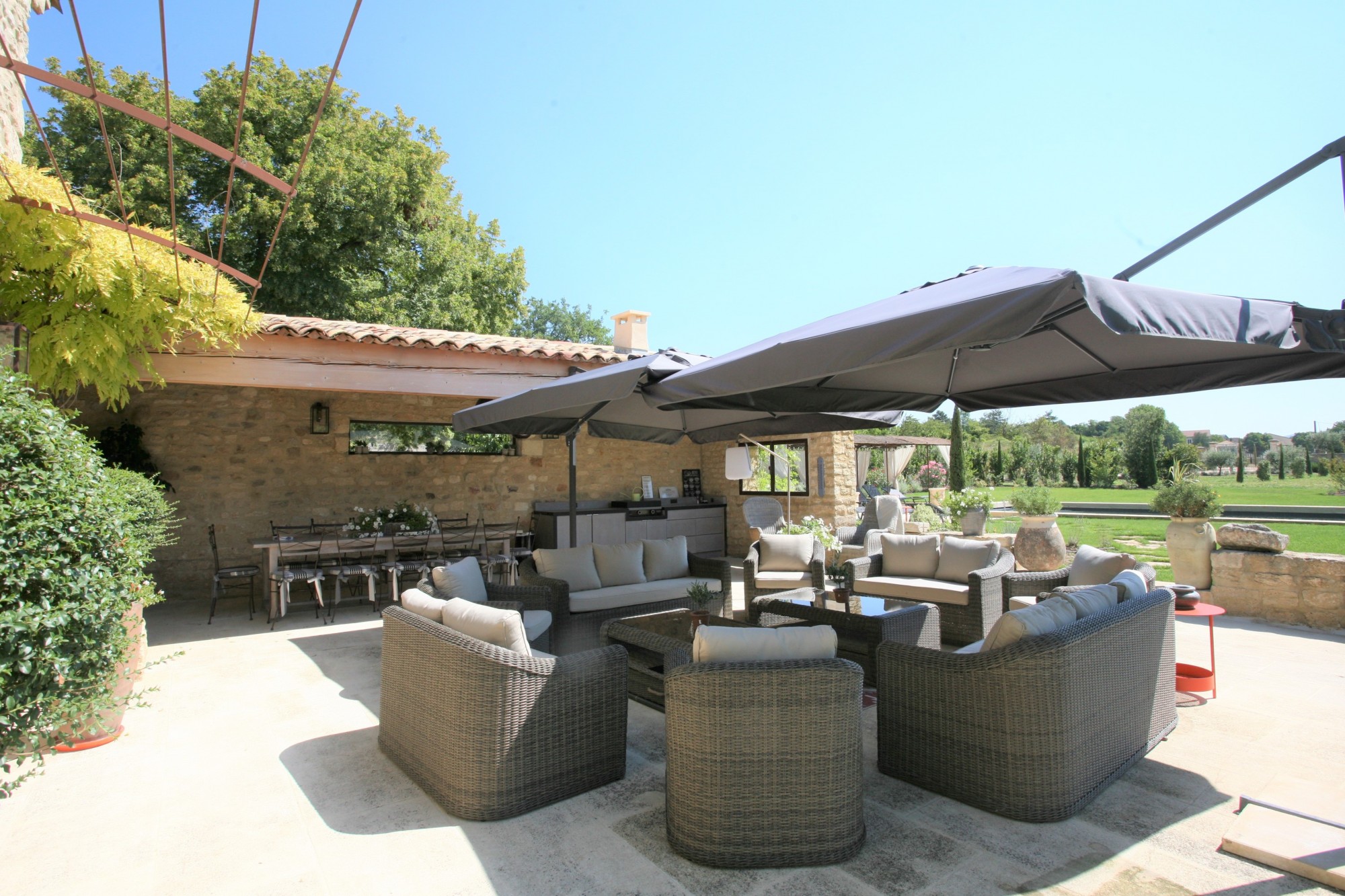 For rent in Provence in Lacoste, superb Mas restored with taste and high-end equipment