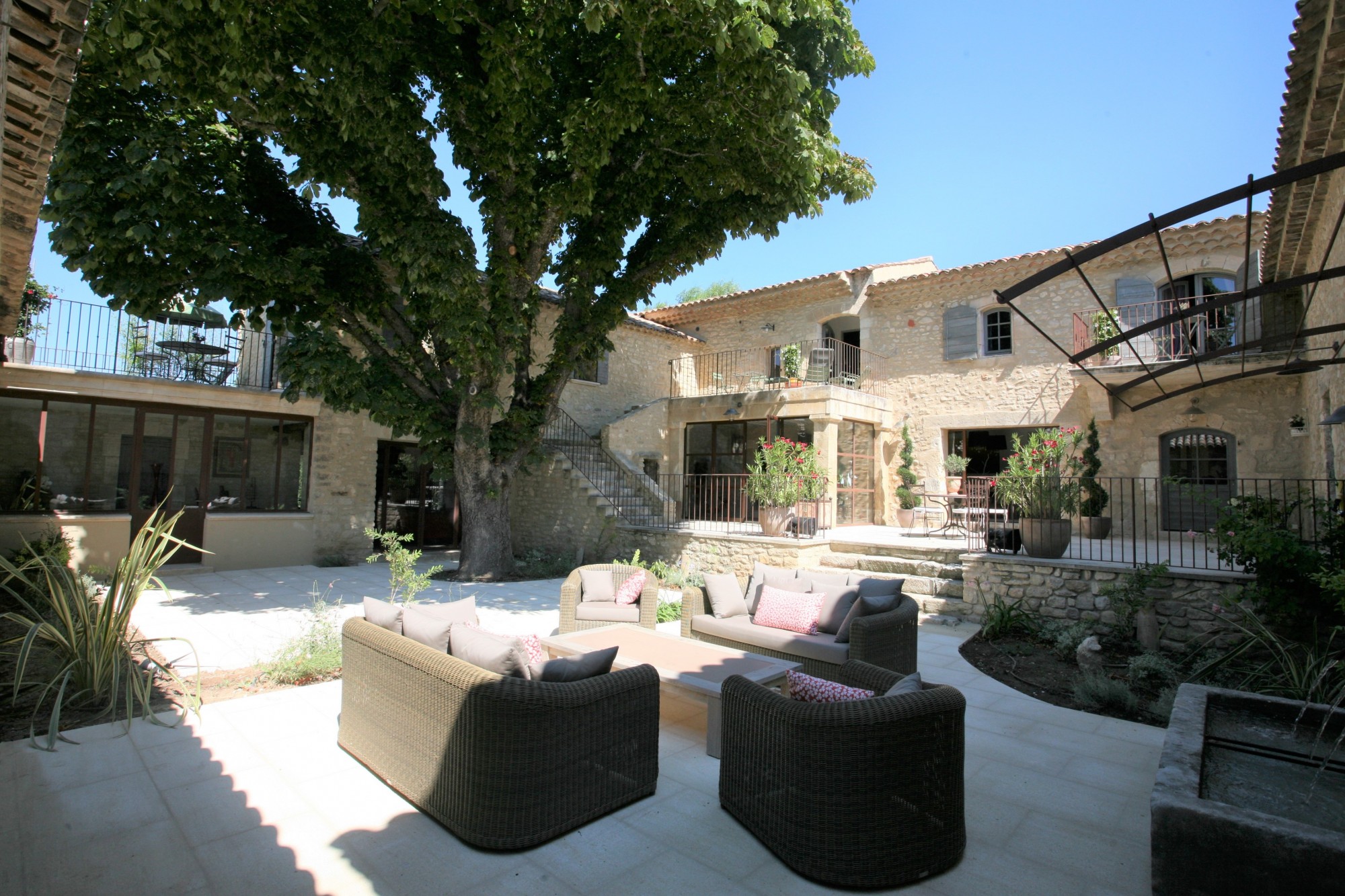 For rent in Provence in Lacoste, superb Mas restored with taste and high-end equipment