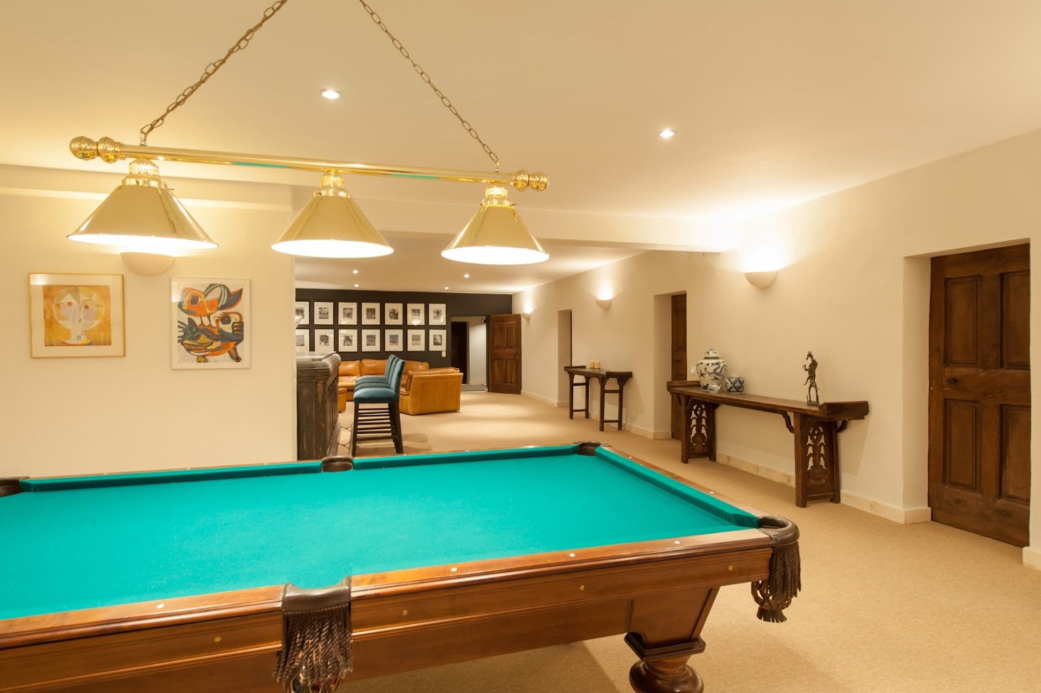 Superb estate located in the heart of the Luberon in the golden triangle between Goult and Lacoste.