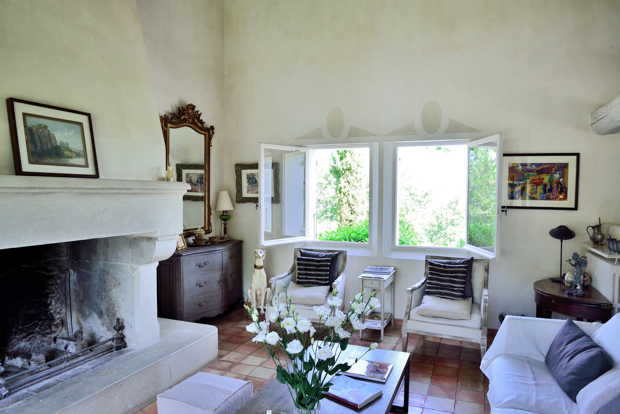 Provence, Bastide Provençale for rent on the heights of Apt, at the foot of the Luberon.