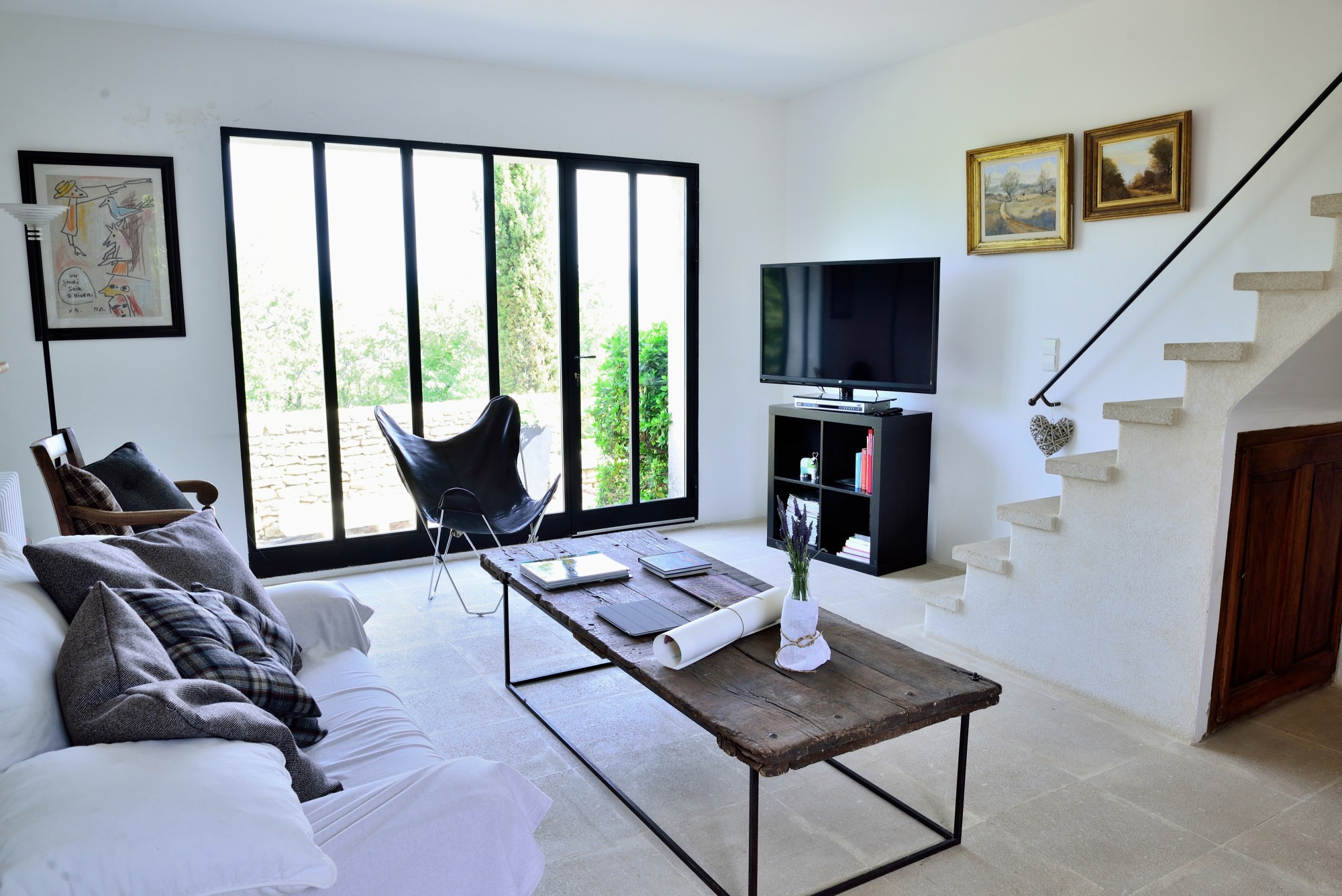 Provence, Bastide Provençale for rent on the heights of Apt, at the foot of the Luberon.