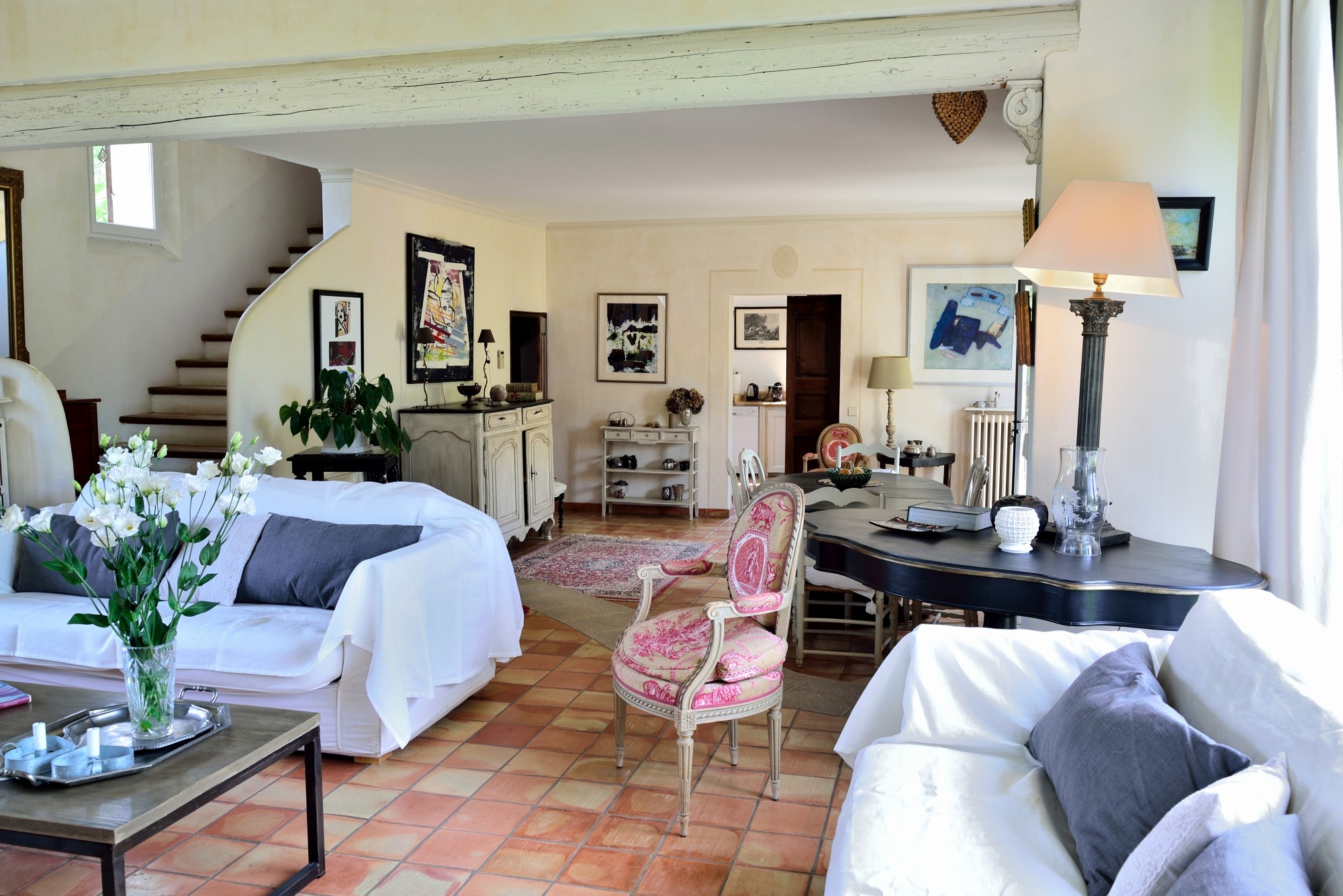 Provence, Bastide Provençale for rent on the heights of Apt, at the foot of the Luberon.