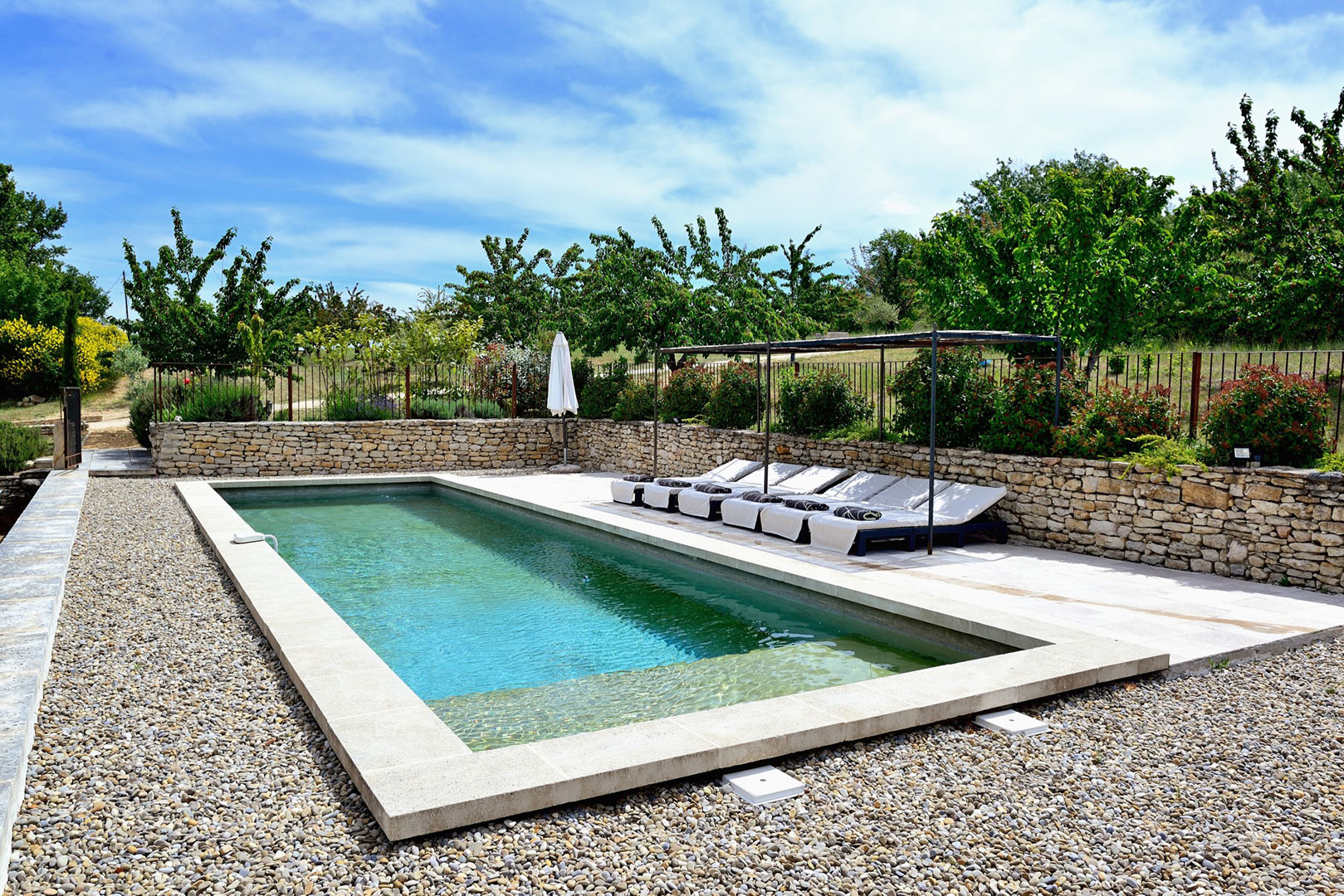 Provence, house for seasonal rentals on the heights of Apt, at the foot of the Luberon.