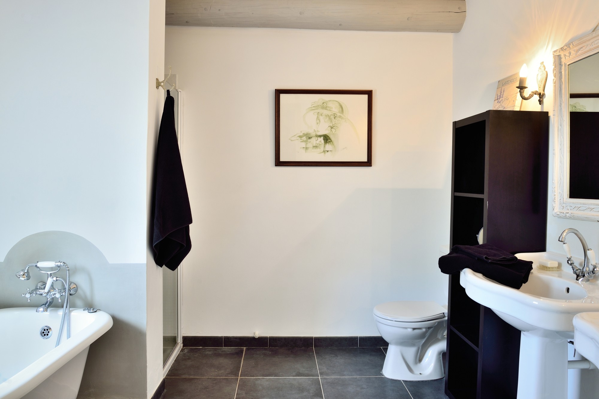 Provence, house for seasonal rentals on the heights of Apt, at the foot of the Luberon.