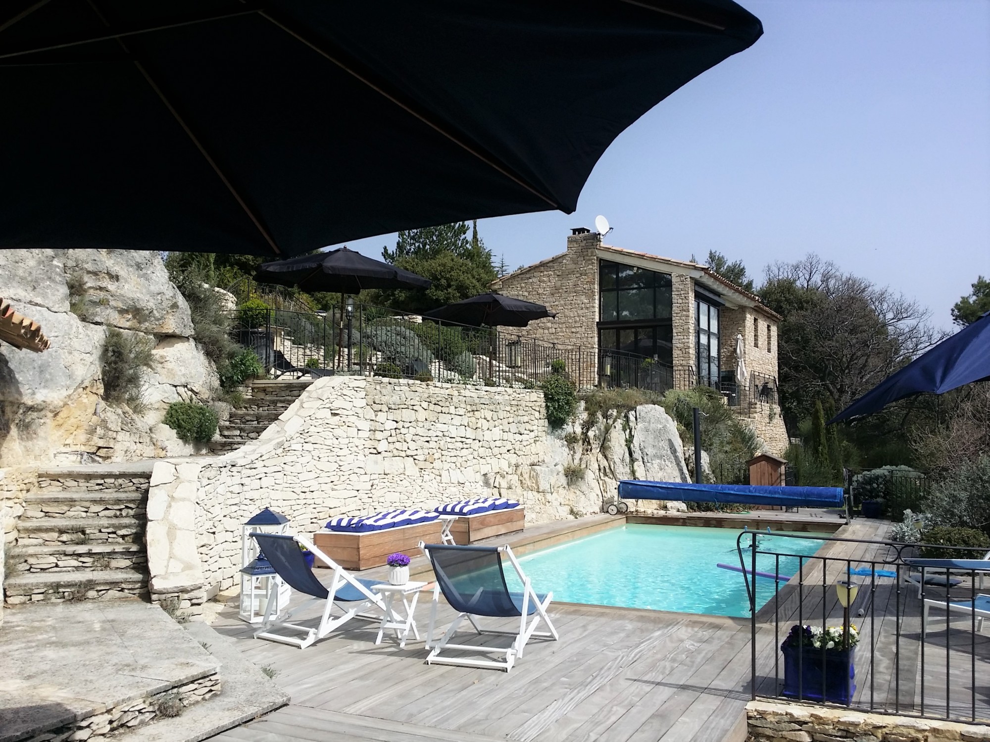 For seasonral rental in Murs, beautiful stone house with stunning views over the Luberon