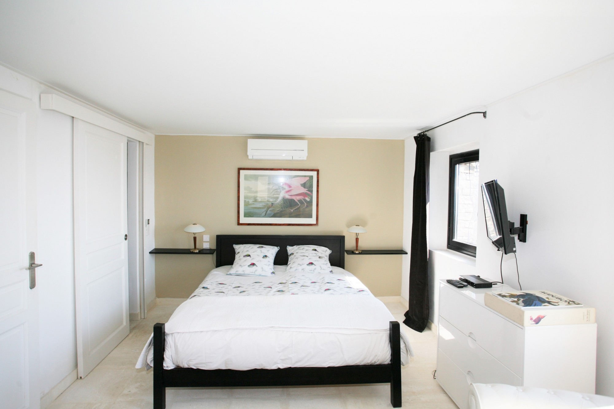 For seasonral rental in Murs, beautiful stone house with stunning views over the Luberon