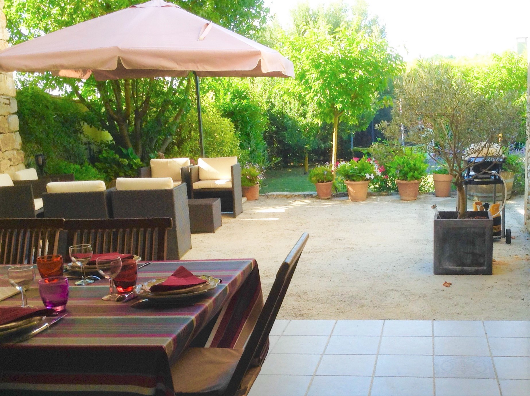 For rent in Provence, house with 4 bedrooms in a small hamlet in the Luberon