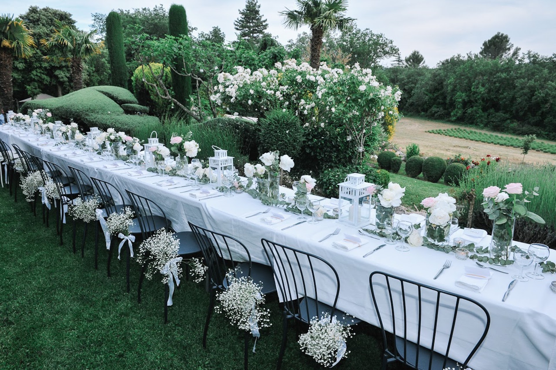 In the heart of the Luberon Park, to rent magnificent Provençal house for a stay filled with serenity and fullness.
