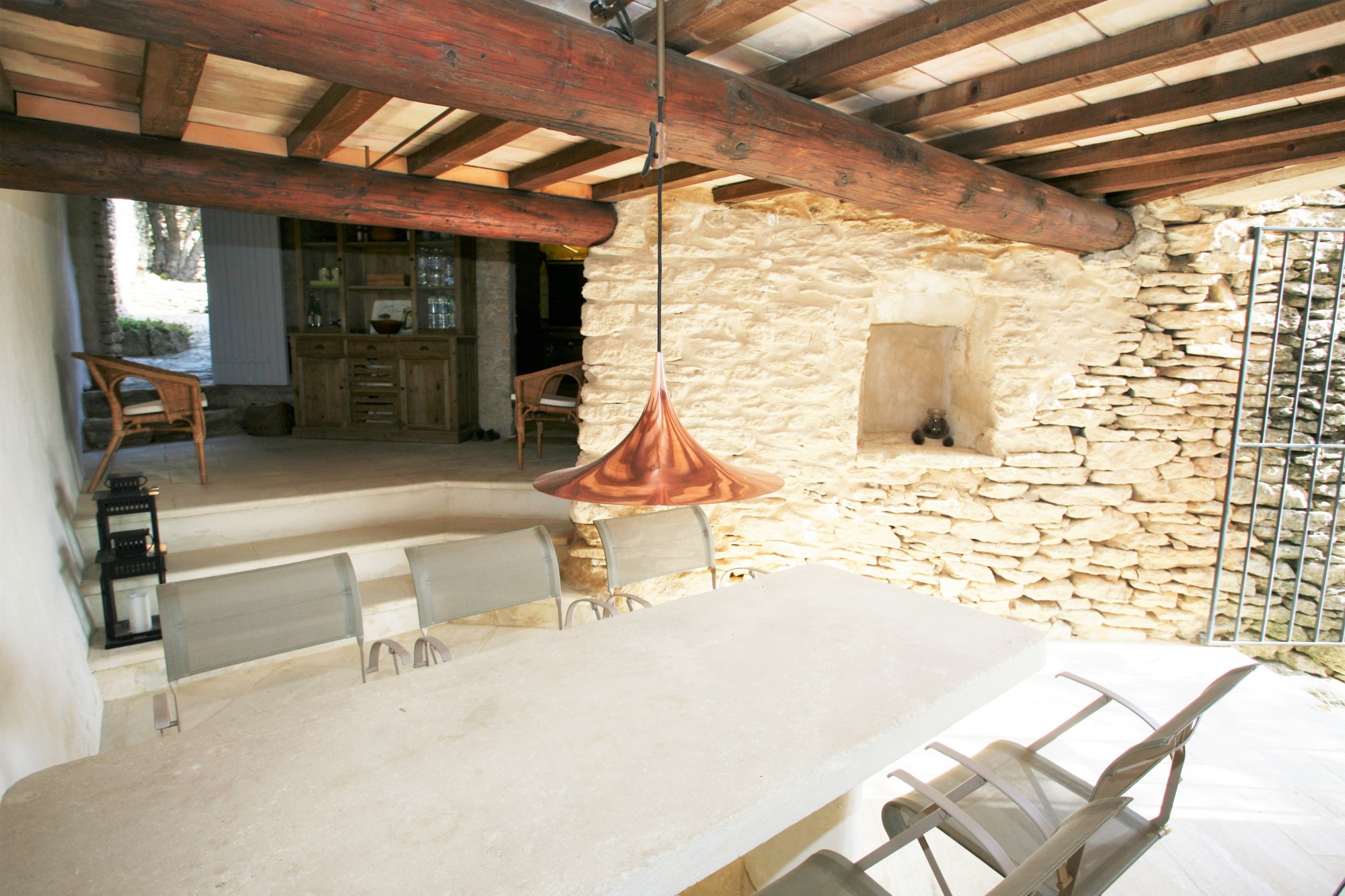 XVIth century Bergerie for rent in Gordes, with panoramic views of the Luberon.
