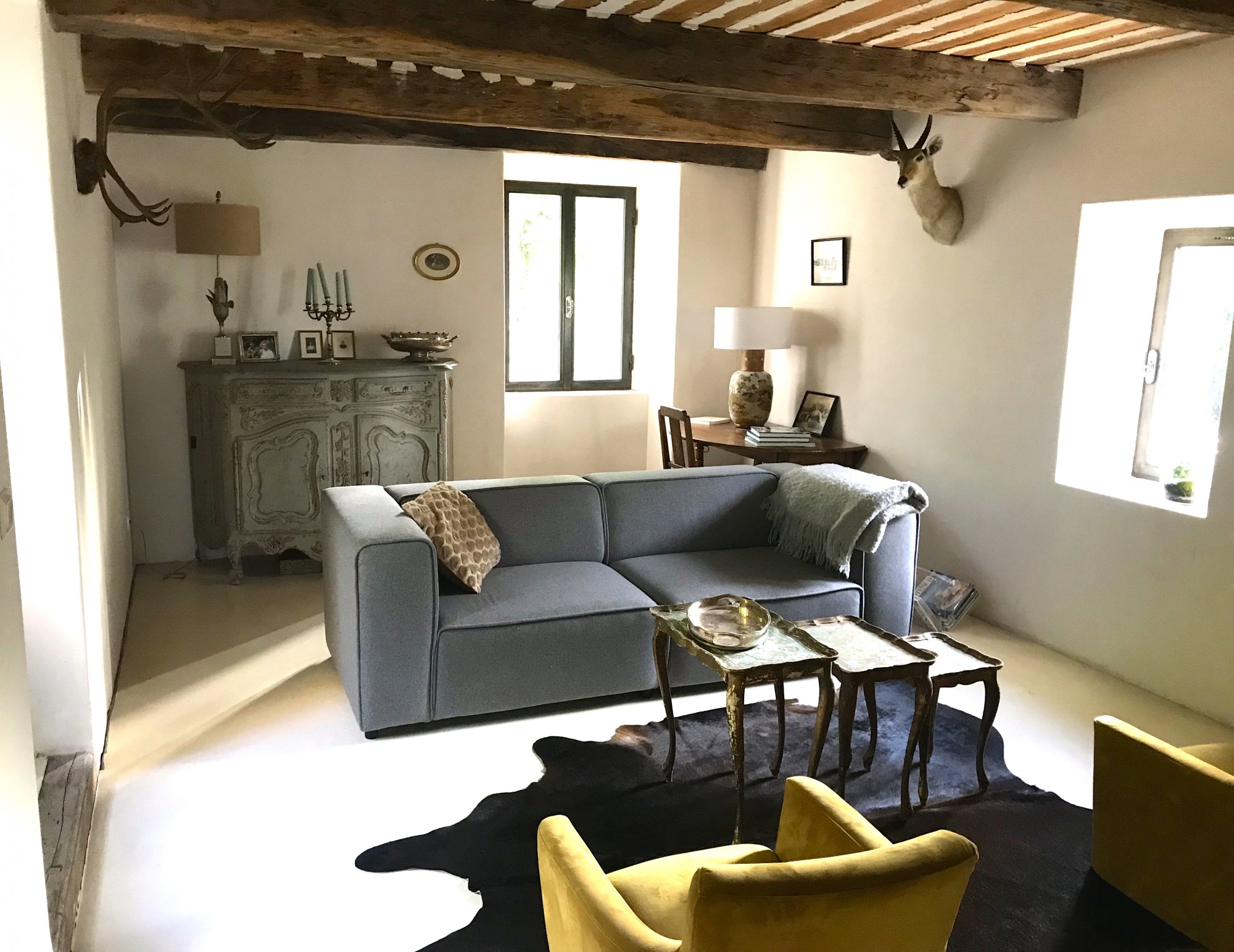 For seasonal rental, old sheepfold with a contemporary soul, at the foot of the Luberon 