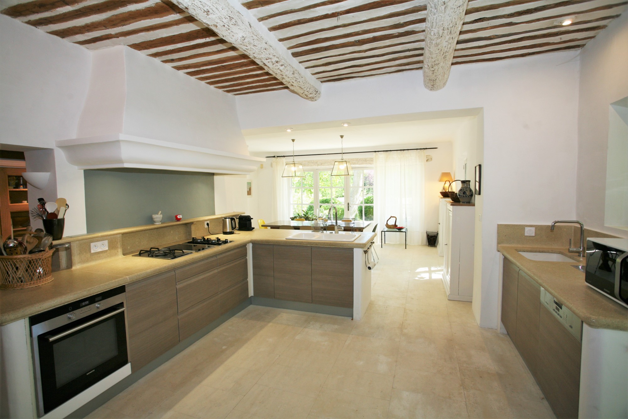 In a beautiful park of 1.5 hectares, To rent Provencal Bastide dated 1850 in Provence.
