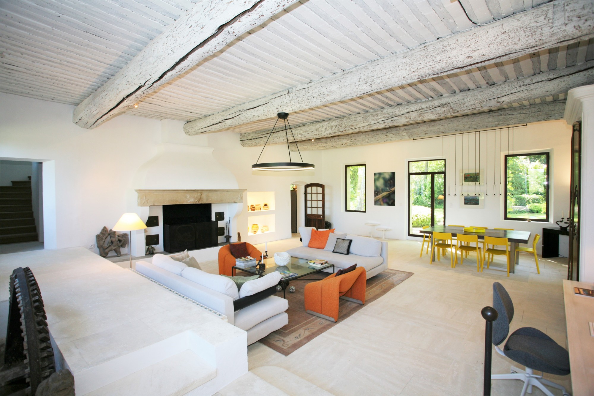 In a beautiful park of 1.5 hectares, To rent Provencal Bastide dated 1850 in Provence.