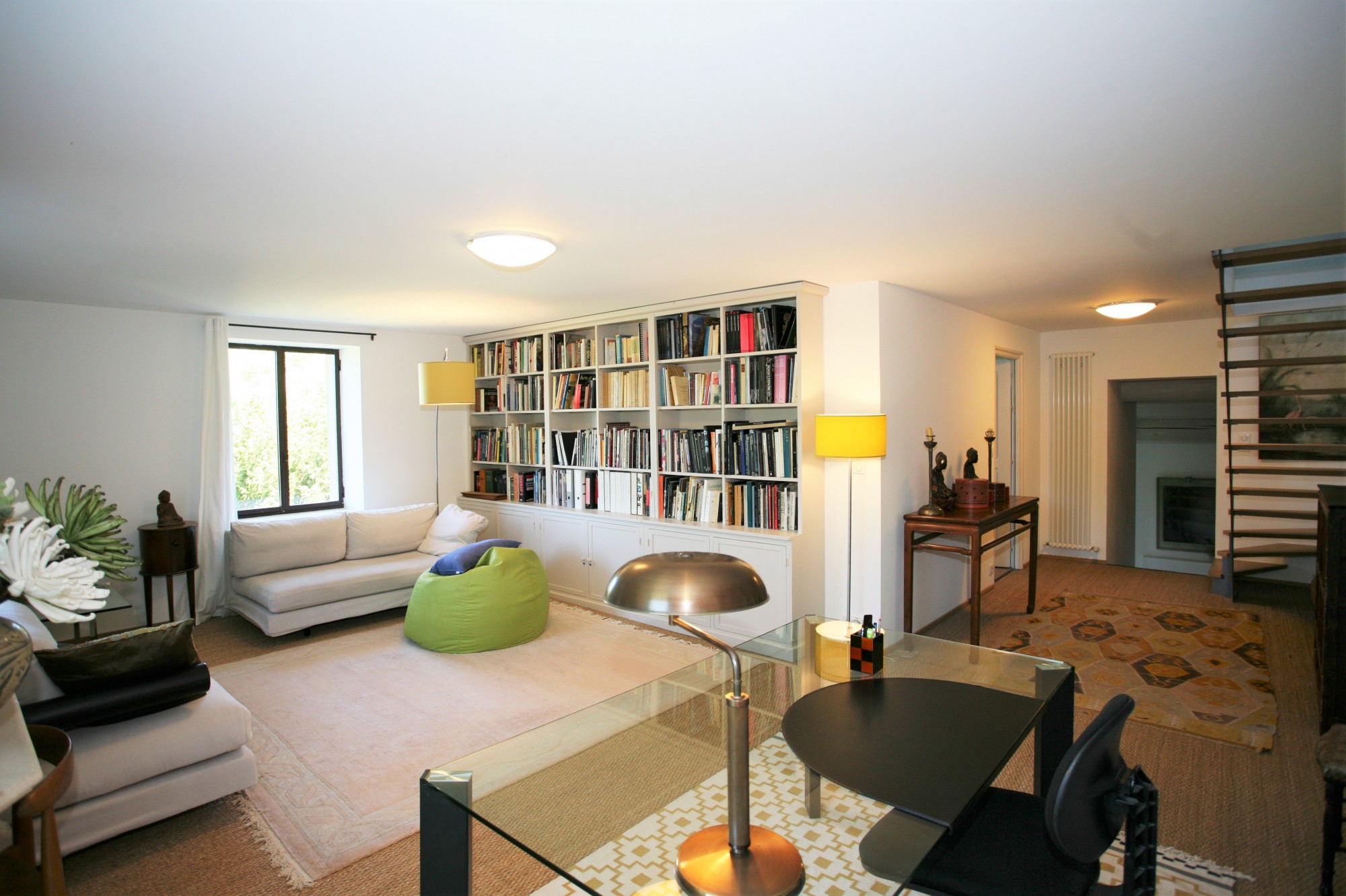In a beautiful park of 1.5 hectares, To rent Provencal Bastide dated 1850 in Provence.