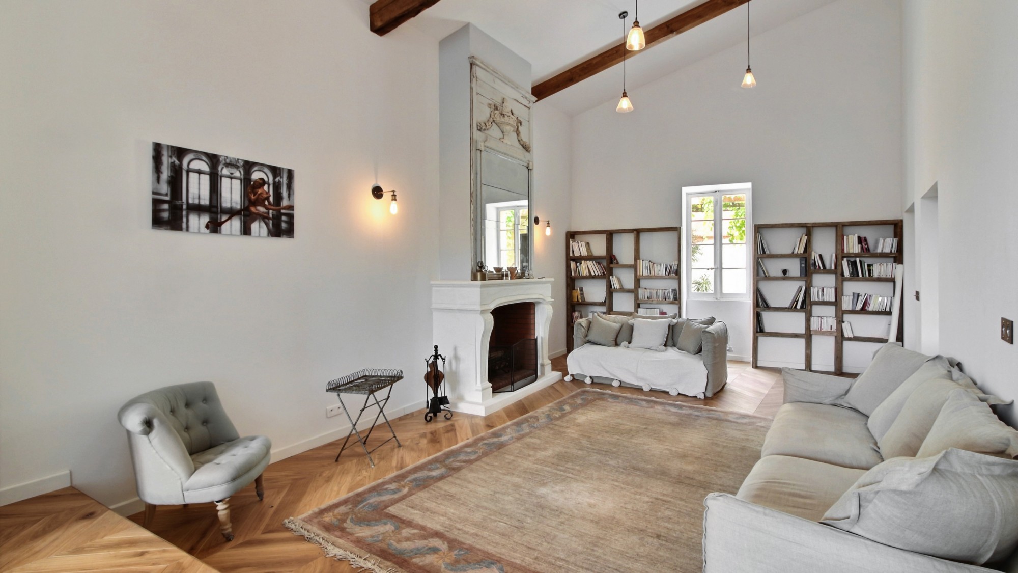 Prestigious property with 10 bedrooms, on the outskirts of the Ocher in Roussillon in the Luberon