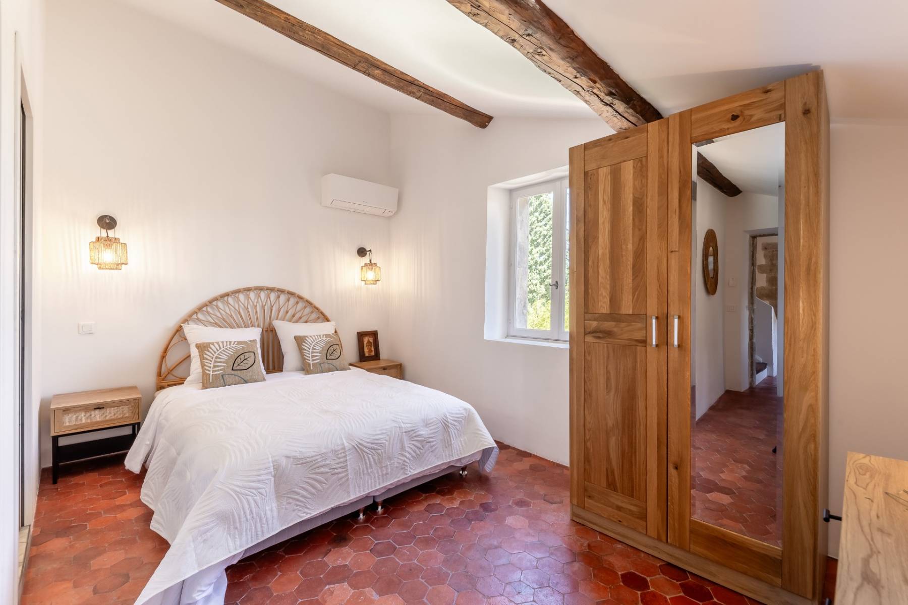 Authentic renovated House in a Gordes hamlet with pool, landscaped garden and expansive pool-house with outdoor summer kitchen