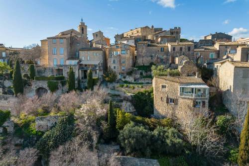Our services in the sector of Lacoste in Luberon