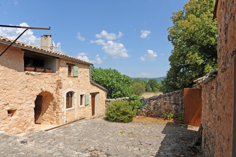 
Our area of ​​activity for this service Comfortable 3 bedroom house with outbuildings